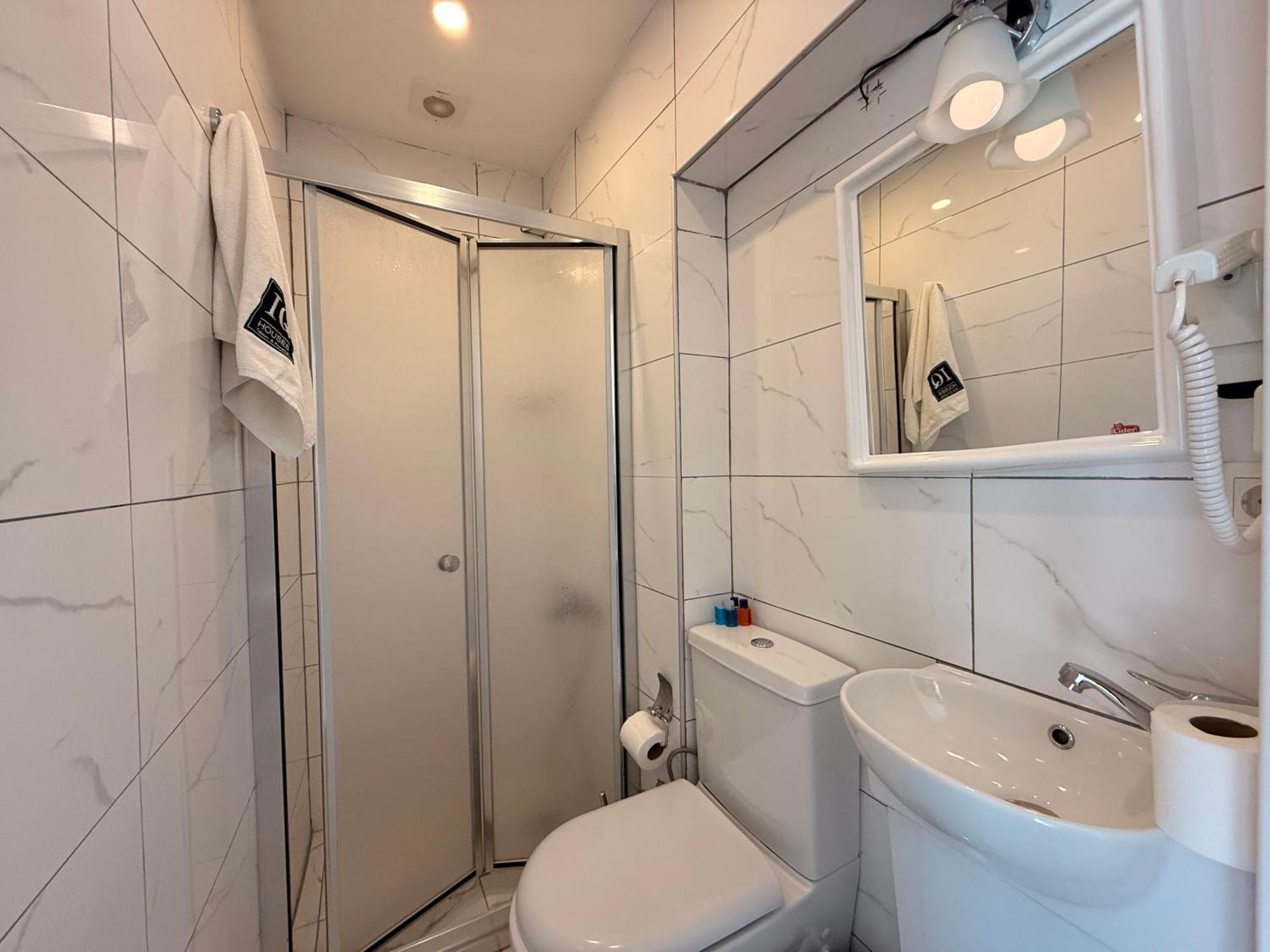 Iq Hotel Istanbul Exterior foto